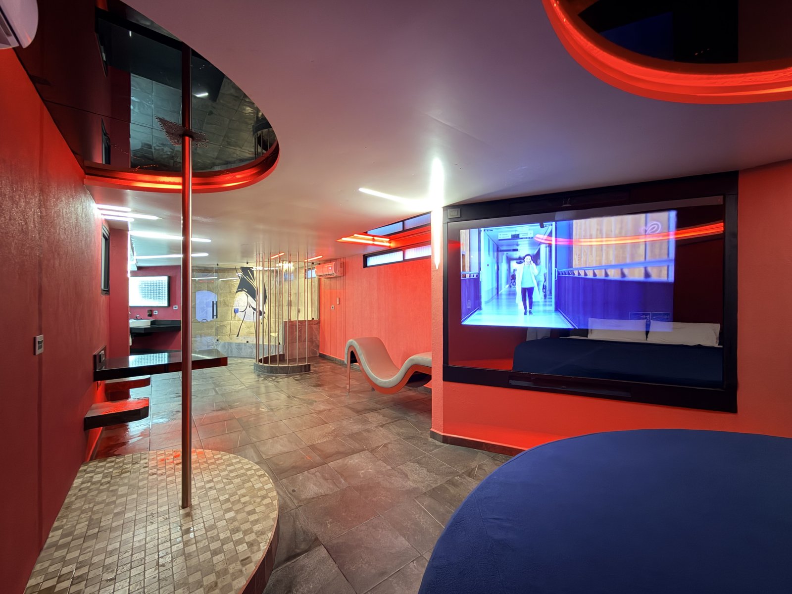 Amenidades de la habitación con alberca, Red Garden Hotel CDMX