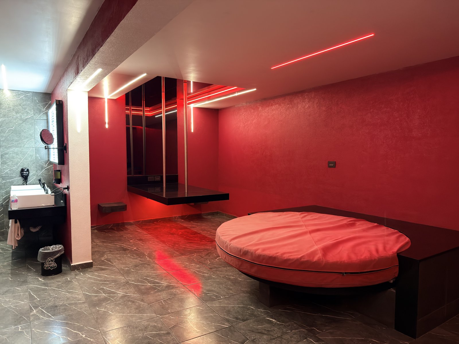 Interior de la habitación con jacuzzi, Coyoacán CDMX